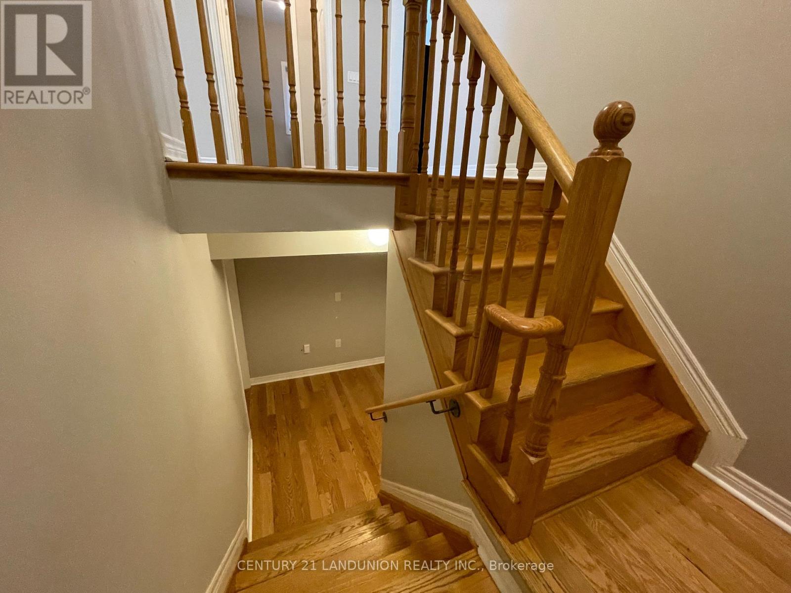 Photo 6 of 516 Baldwin Crescent, Woodstock ON