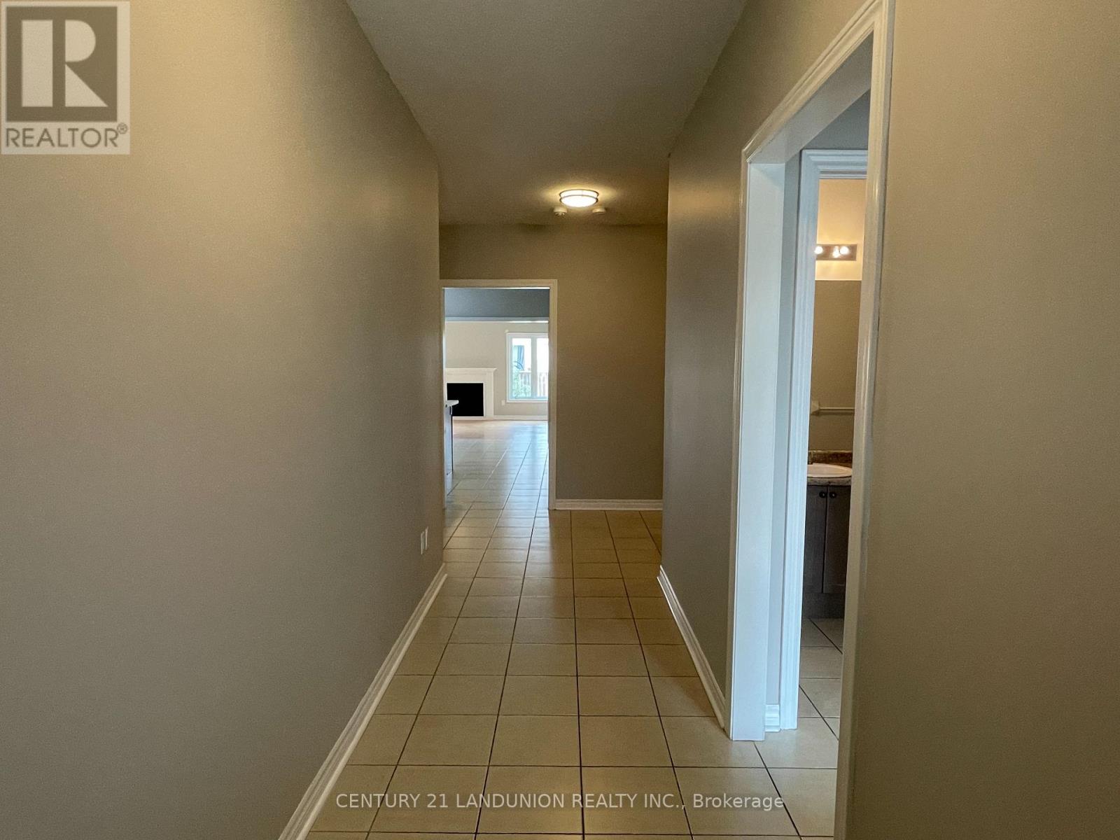 Photo 3 of 516 Baldwin Crescent, Woodstock ON