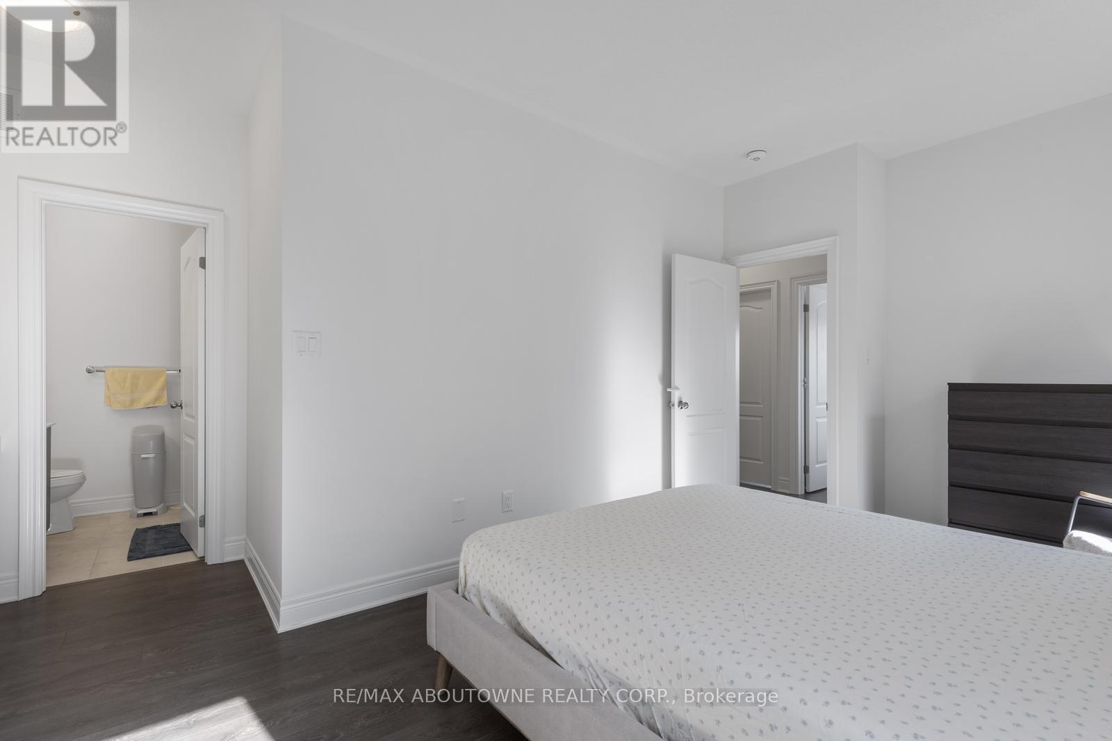 Photo 23 of 1421 Clarriage Court, Milton ON
