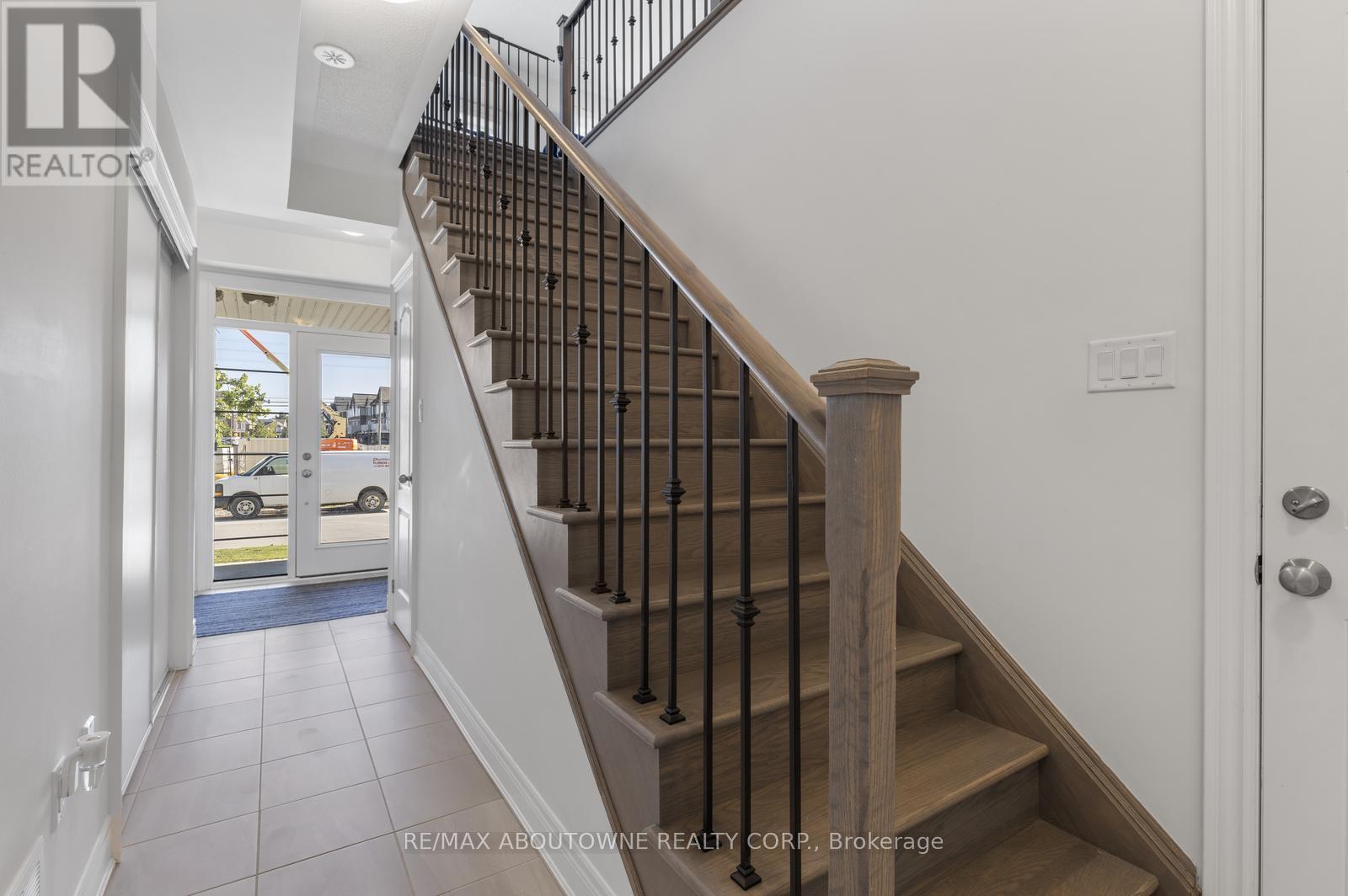 Photo 2 of 1421 Clarriage Court, Milton ON