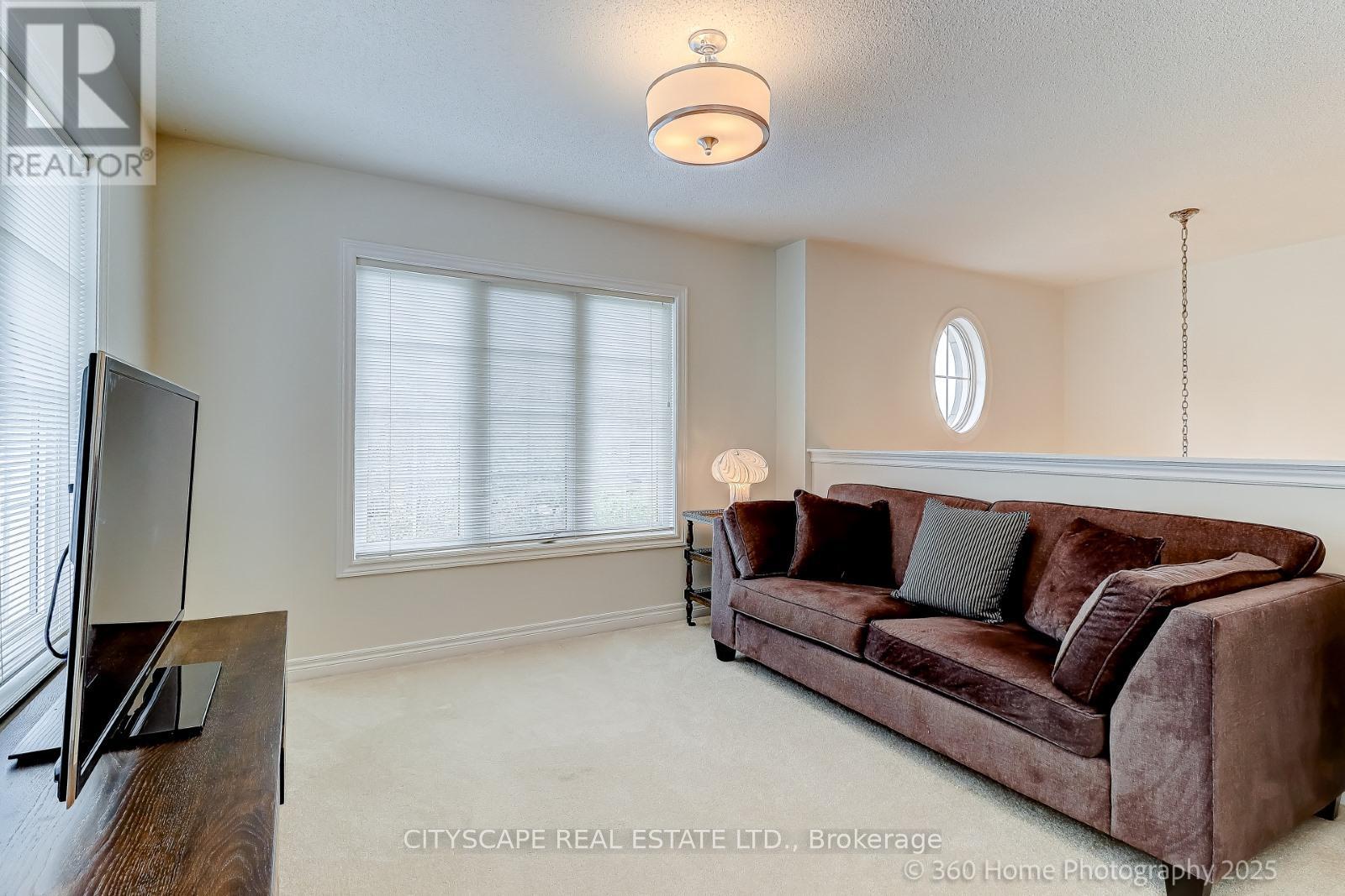 Photo 19 of 4 Hellyer Avenue, Brampton ON