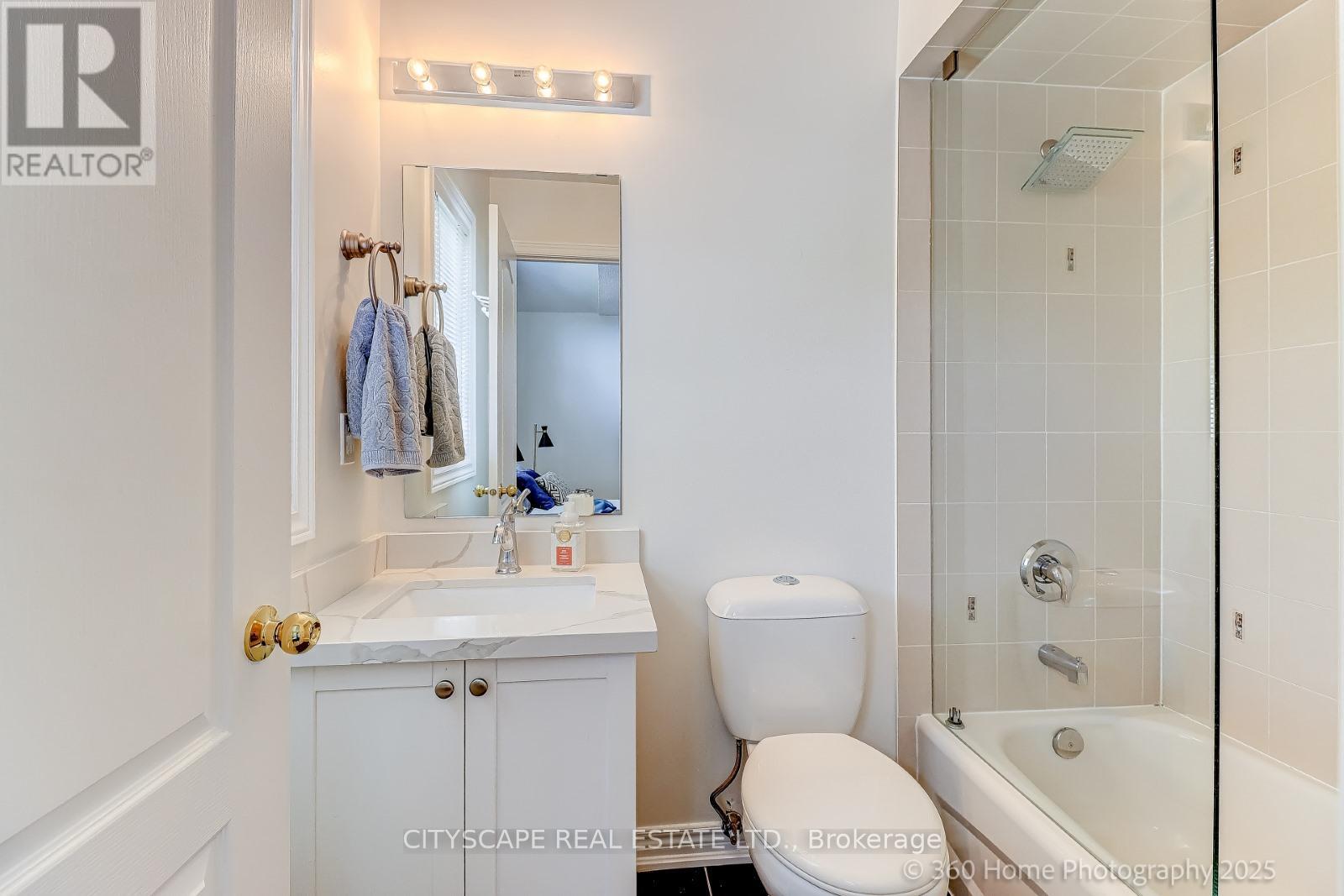 Photo 23 of 4 Hellyer Avenue, Brampton ON