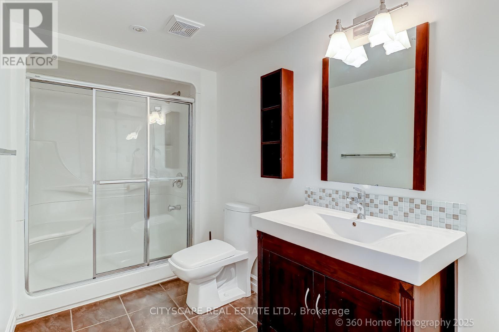 Photo 30 of 4 Hellyer Avenue, Brampton ON