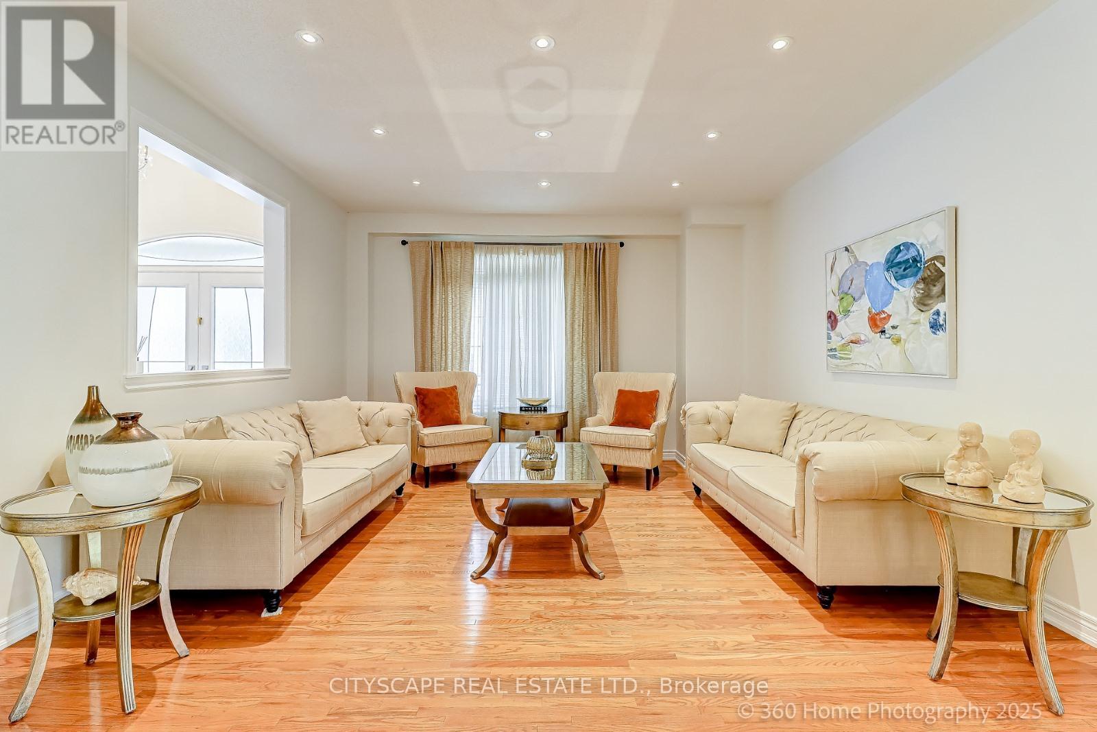 Photo 8 of 4 Hellyer Avenue, Brampton ON