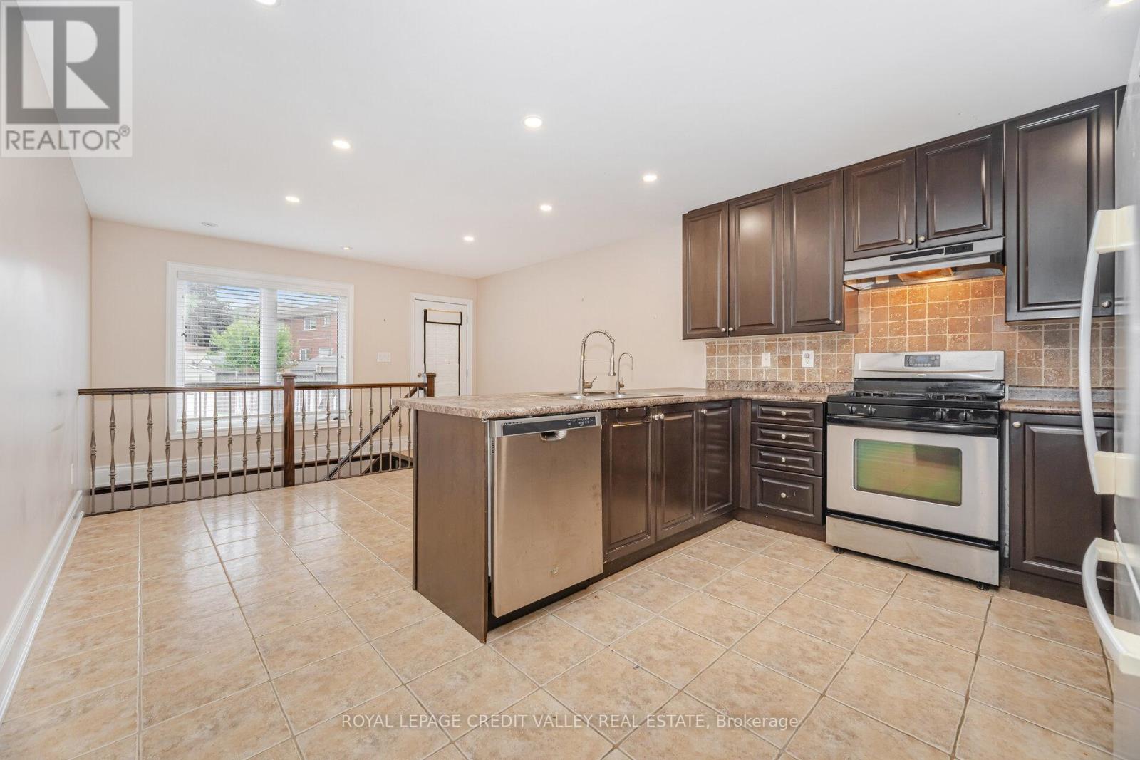 Photo 21 of 54 Station Road, Caledon ON