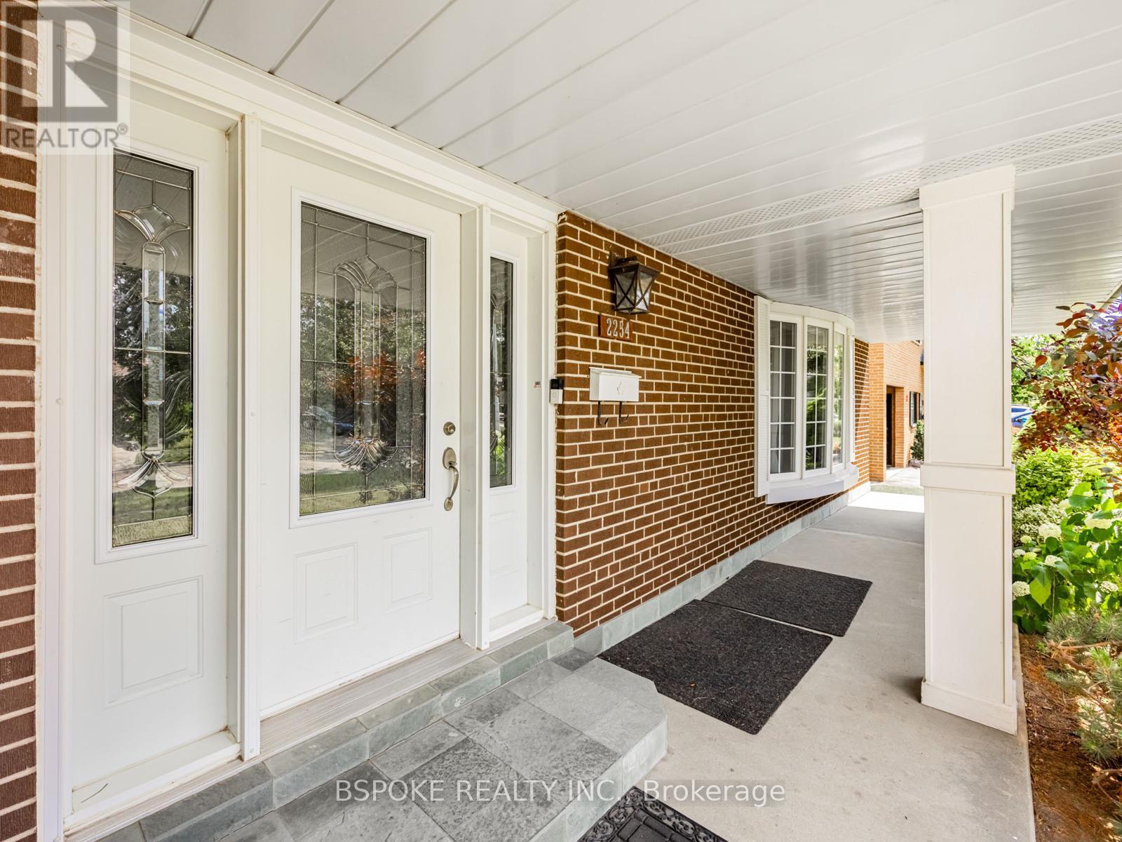 Photo 2 of 2254 Denise Road, Mississauga ON
