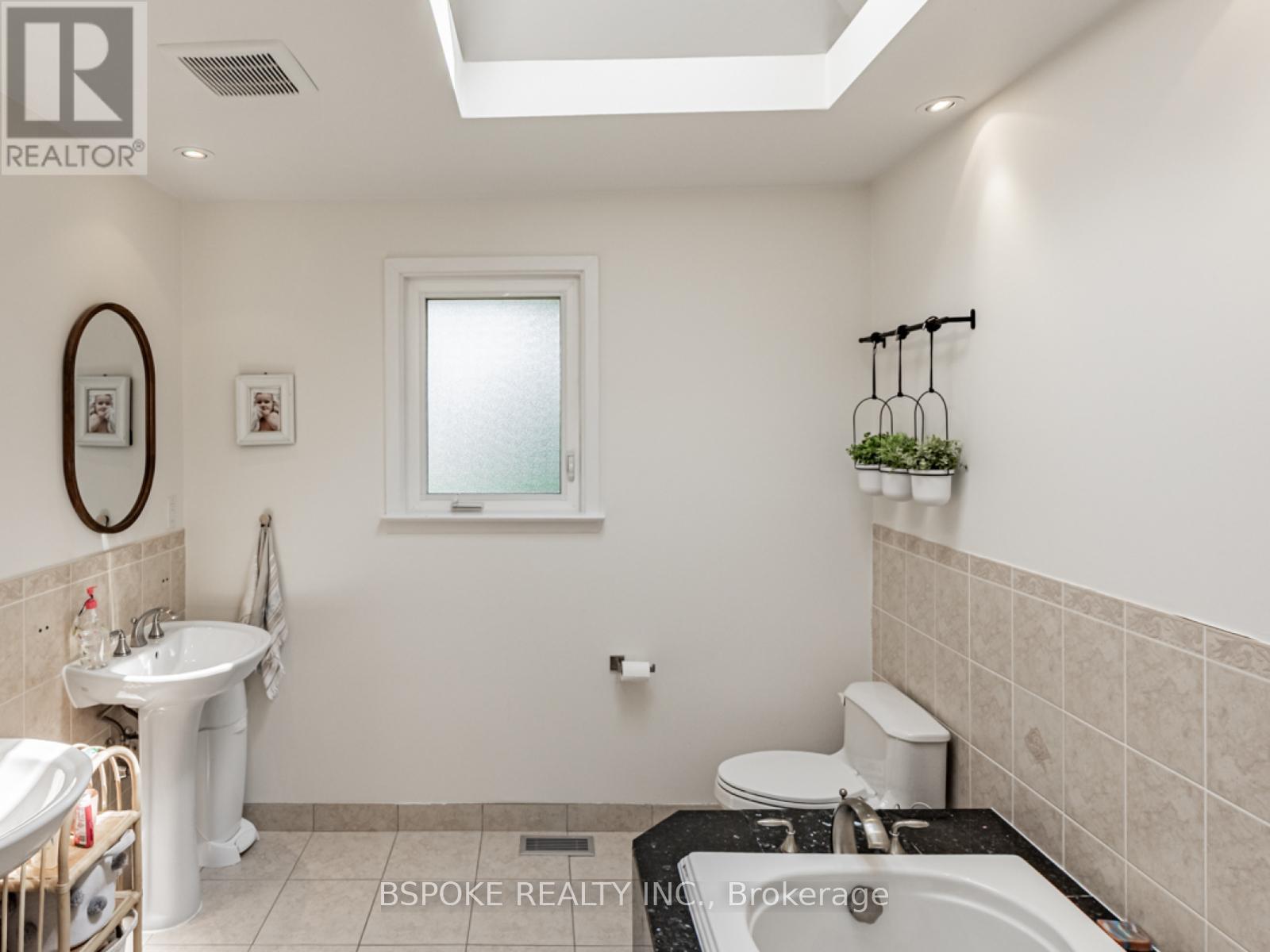 Photo 20 of 2254 Denise Road, Mississauga ON