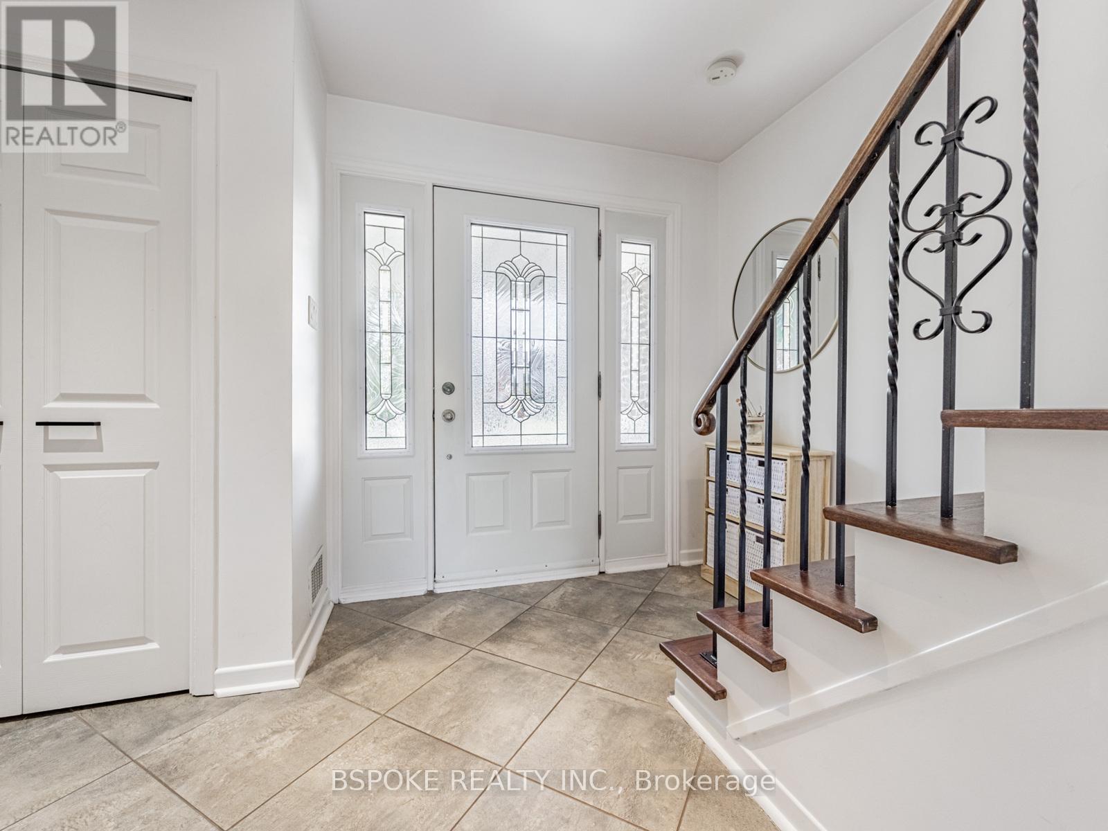 Photo 3 of 2254 Denise Road, Mississauga ON