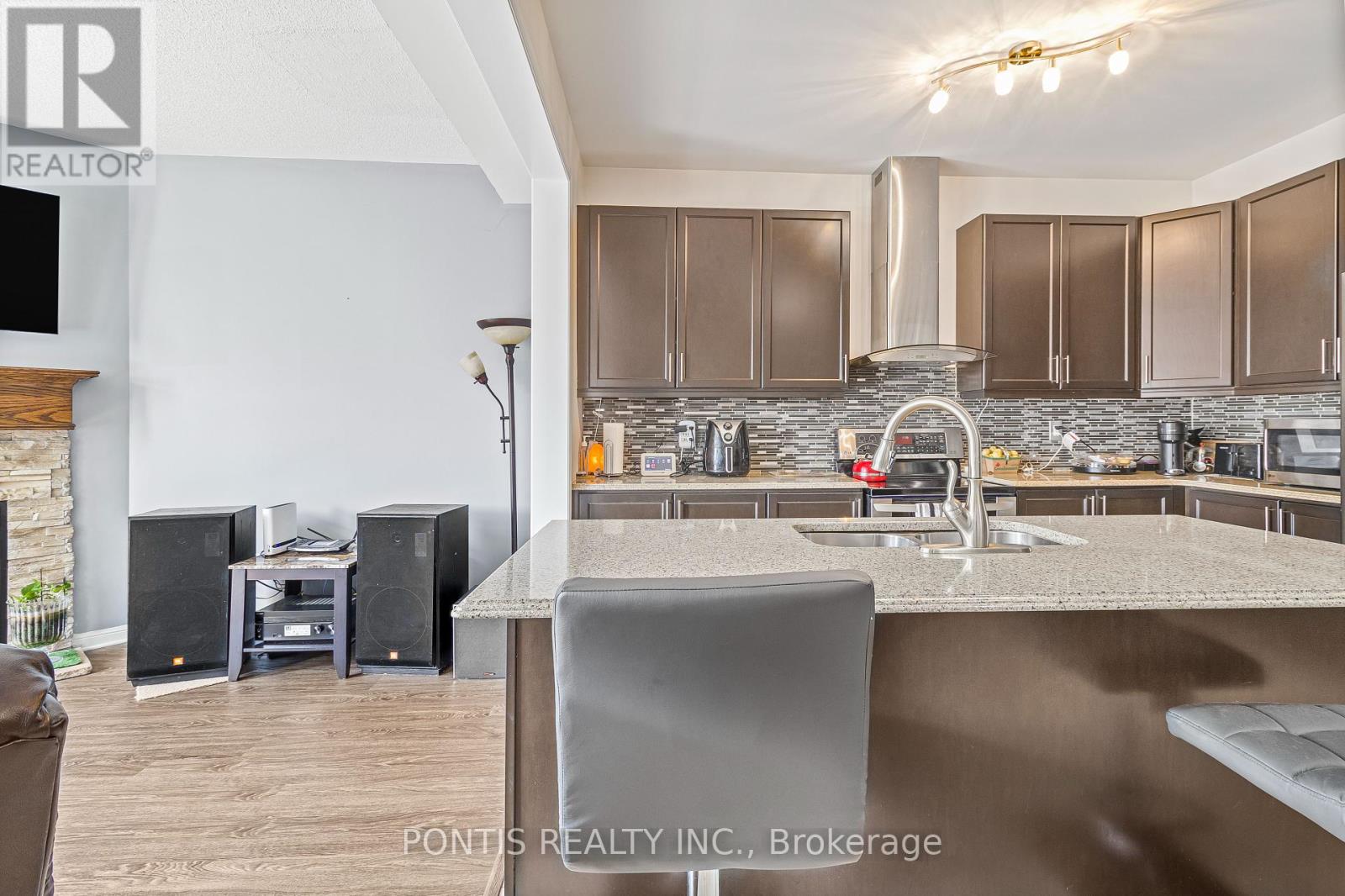 Photo 12 of 25 Francis Lundy Street, Brampton ON