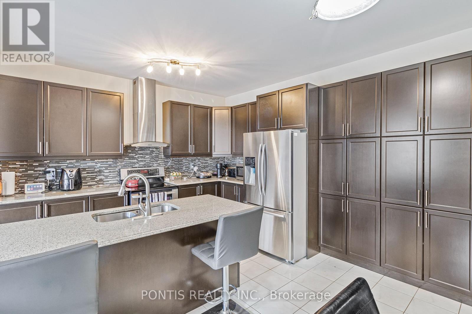 Photo 17 of 25 Francis Lundy Street, Brampton ON