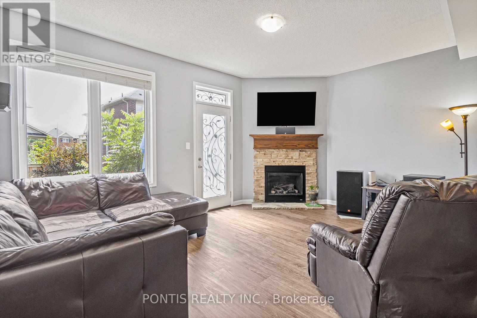 Photo 18 of 25 Francis Lundy Street, Brampton ON