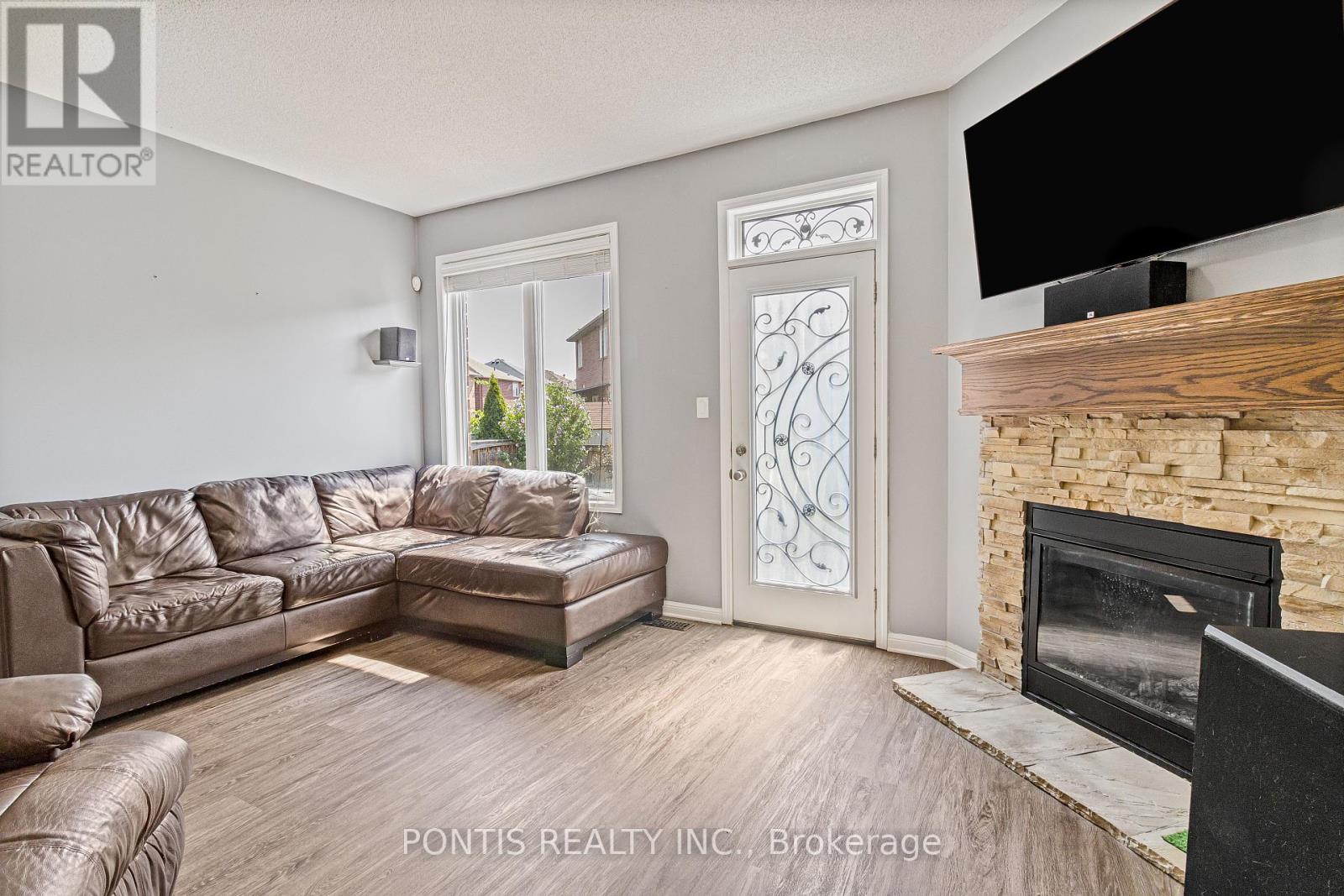 Photo 19 of 25 Francis Lundy Street, Brampton ON