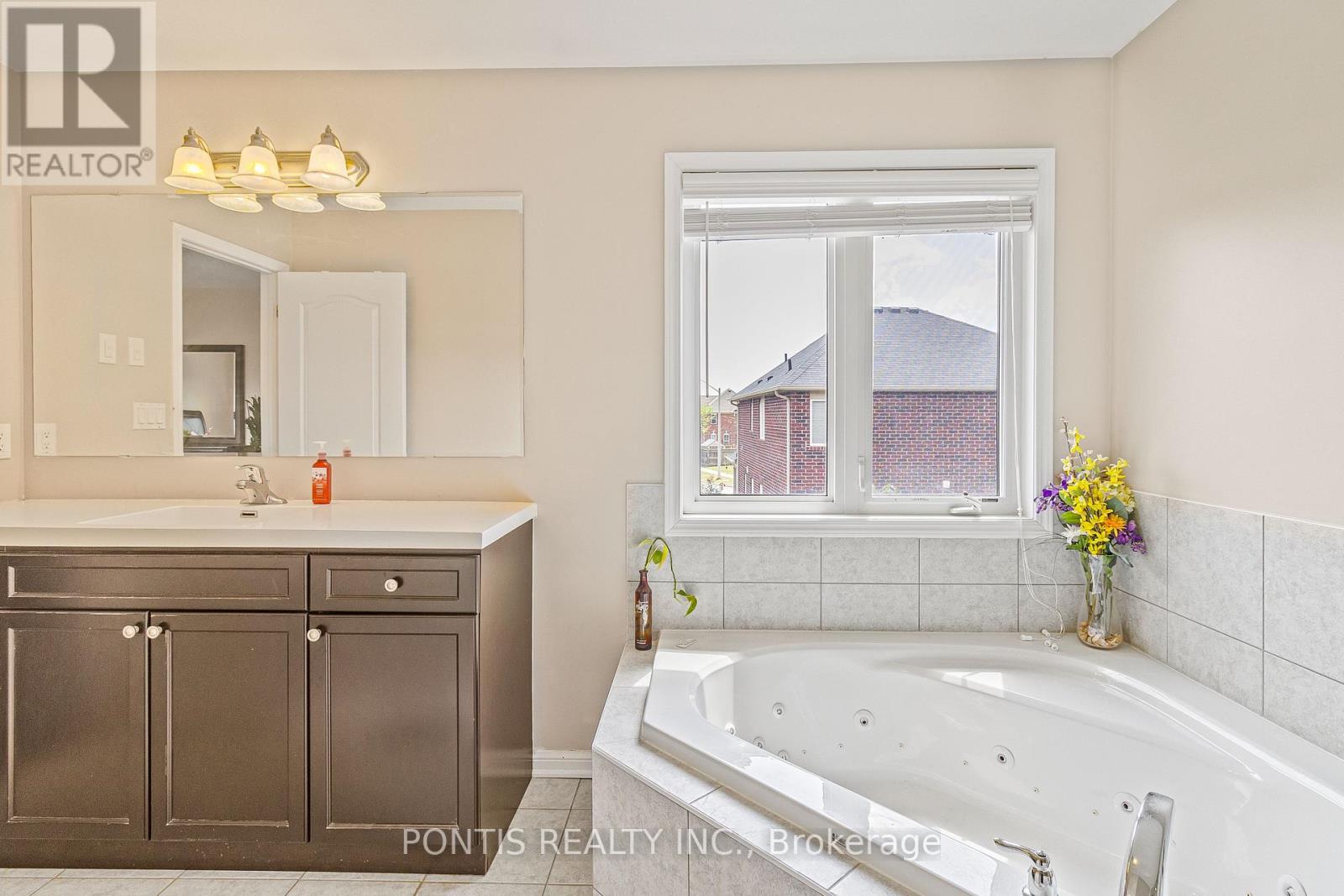 Photo 35 of 25 Francis Lundy Street, Brampton ON