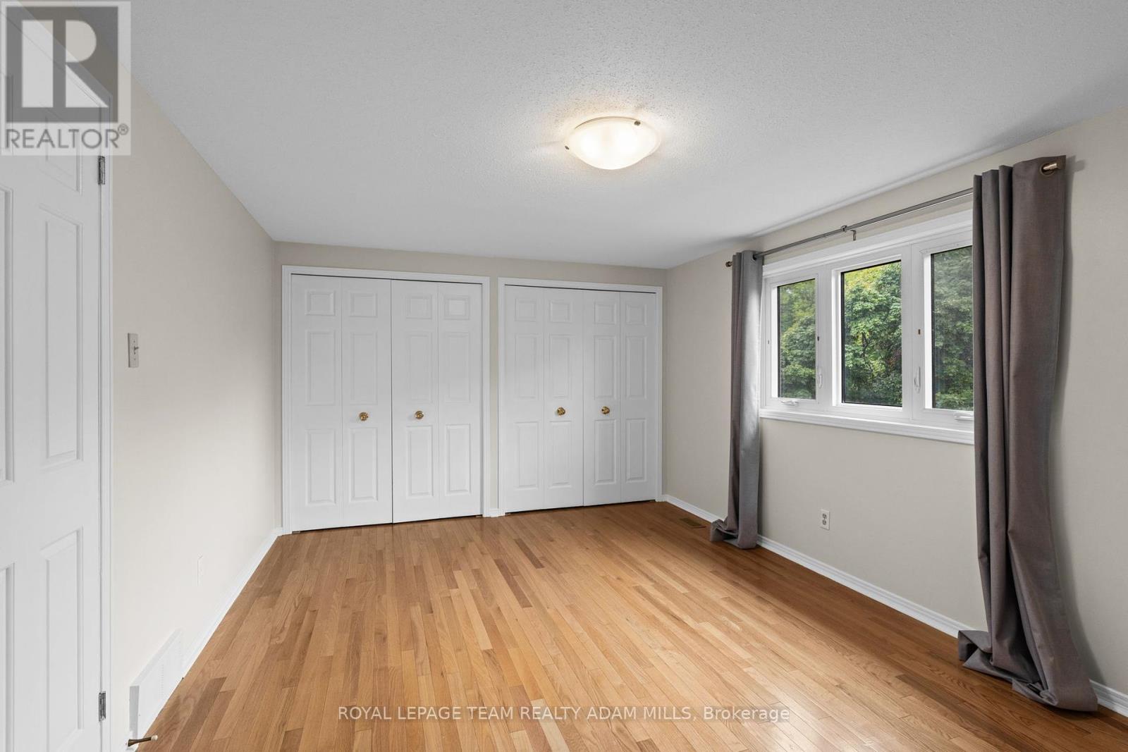 Photo 21 of 22 Fireside Crescent, Ottawa ON