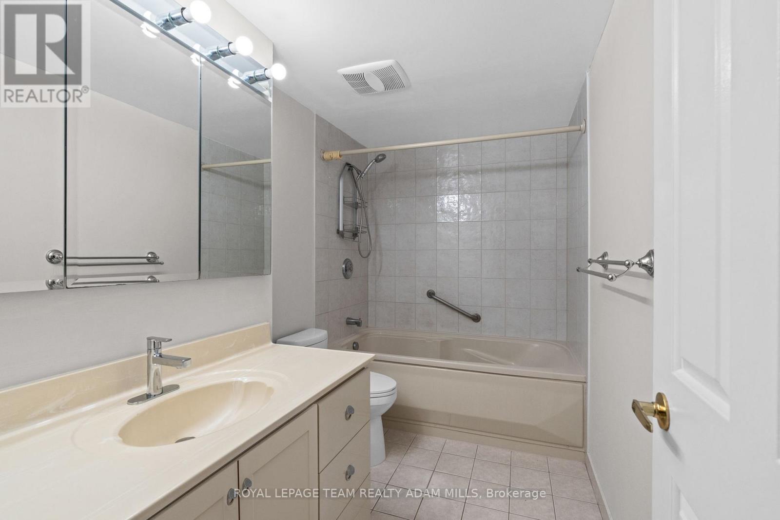 Photo 23 of 22 Fireside Crescent, Ottawa ON