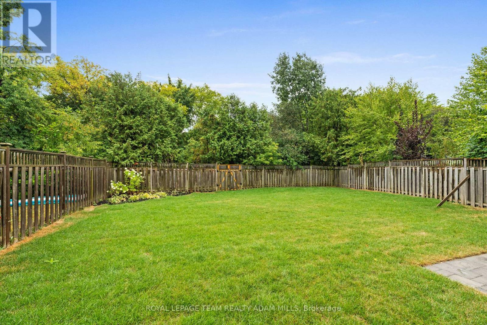 Photo 32 of 22 Fireside Crescent, Ottawa ON