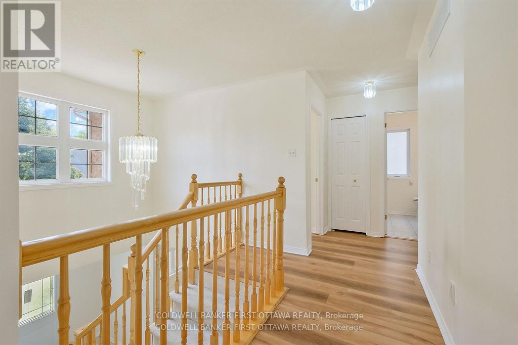 Photo 48 of 107 Columbia Avenue, Ottawa ON