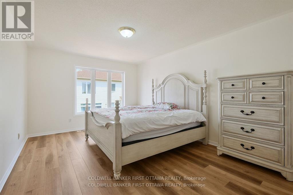 Photo 41 of 107 Columbia Avenue, Ottawa ON