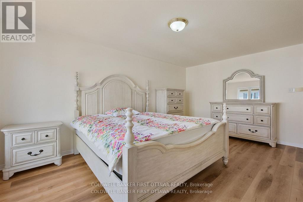 Photo 10 of 107 Columbia Avenue, Ottawa ON