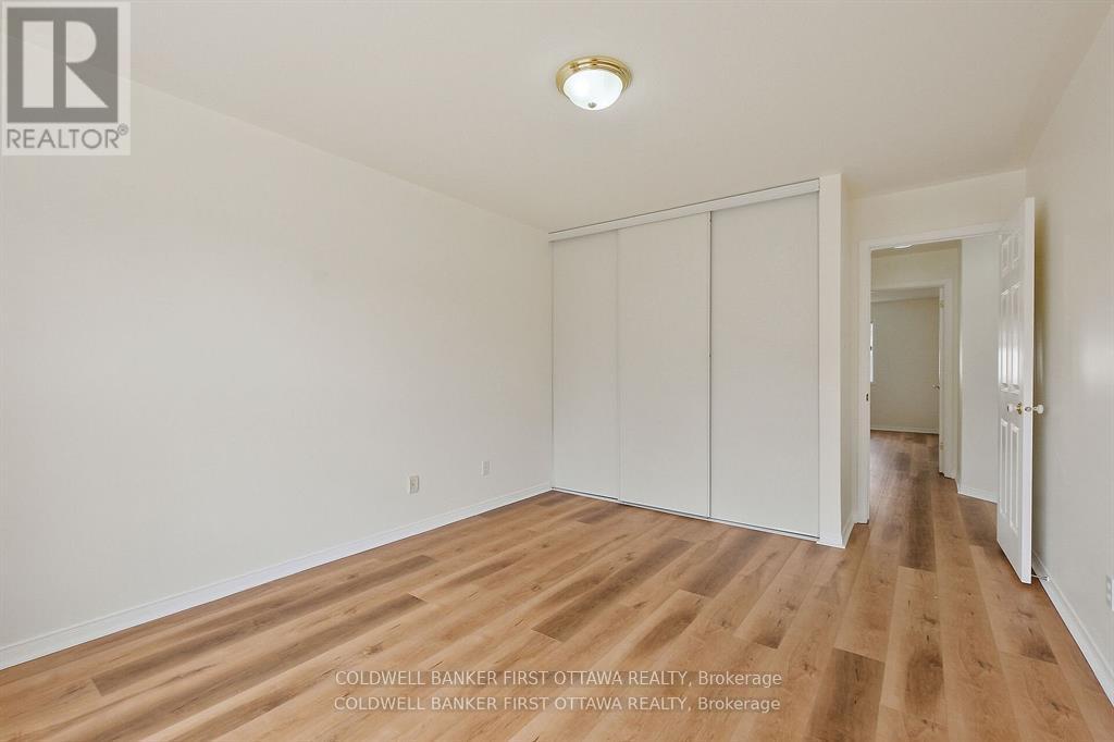 Photo 39 of 107 Columbia Avenue, Ottawa ON