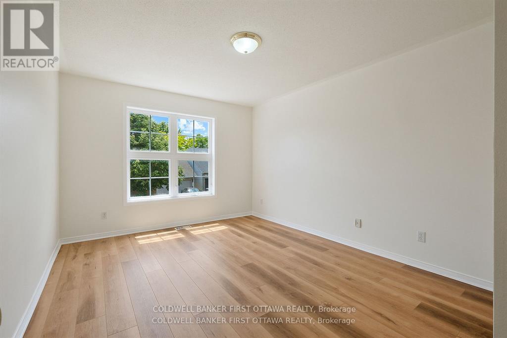 Photo 5 of 107 Columbia Avenue, Ottawa ON