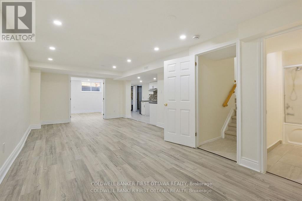 Photo 12 of 107 Columbia Avenue, Ottawa ON