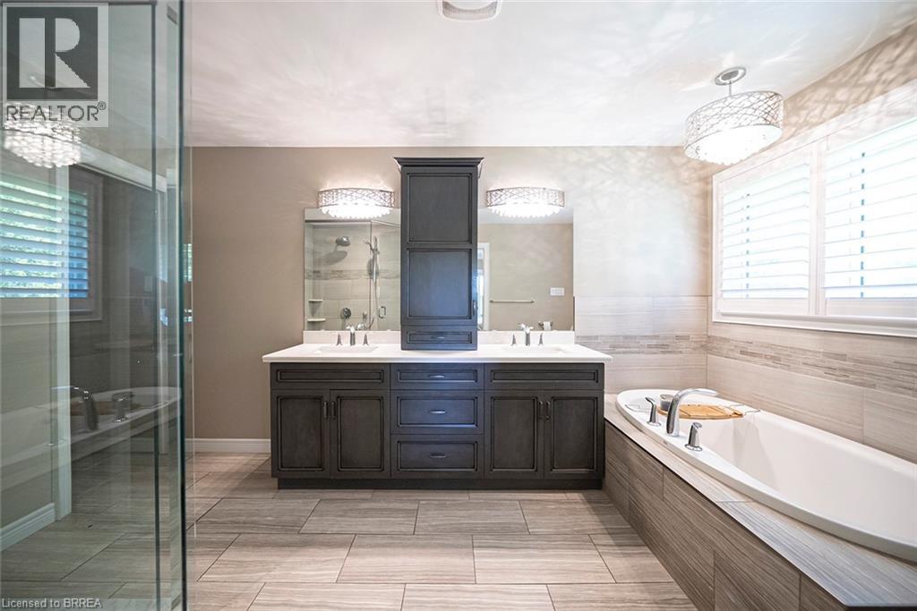 Photo 40 of 158 Willow Street Unit 2, Paris ON