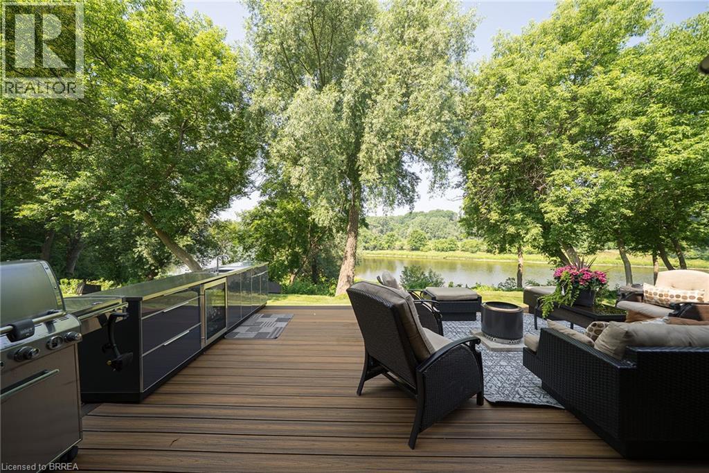 Photo 45 of 158 Willow Street Unit 2, Paris ON