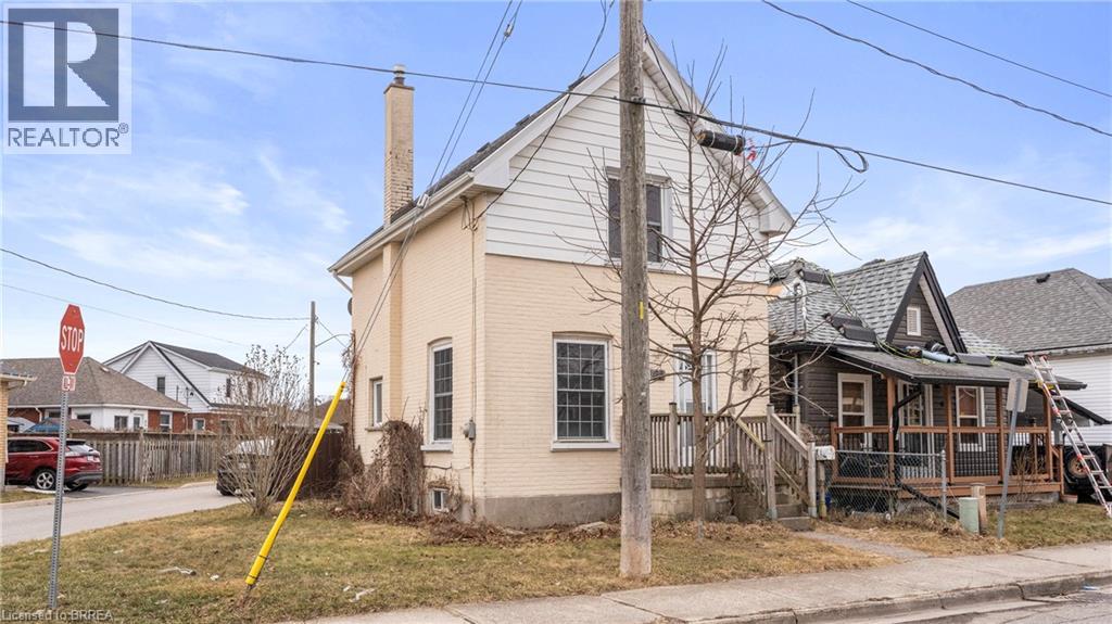 Photo 26 of 63 Walter Street, Brantford ON