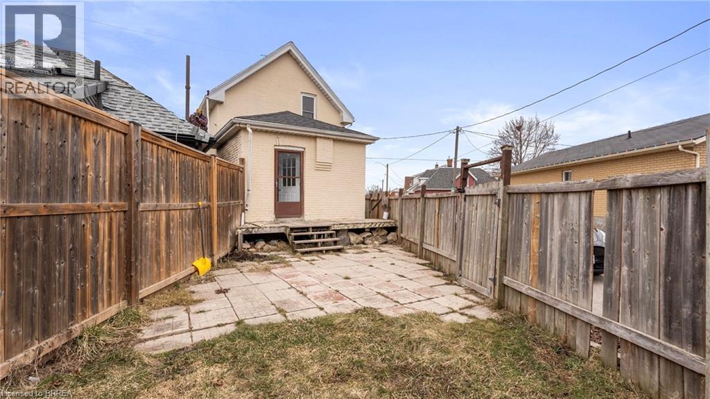Photo 25 of 63 Walter Street, Brantford ON