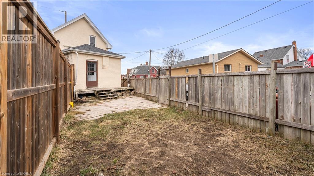 Photo 7 of 63 Walter Street, Brantford ON