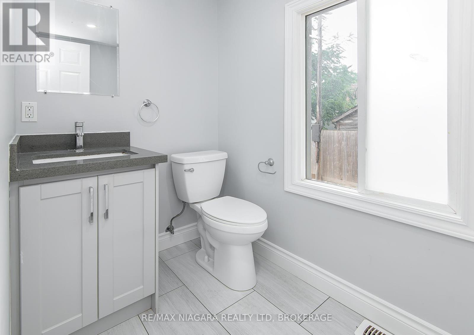 Photo 28 of 4607 Nelson Crescent, Niagara Falls ON