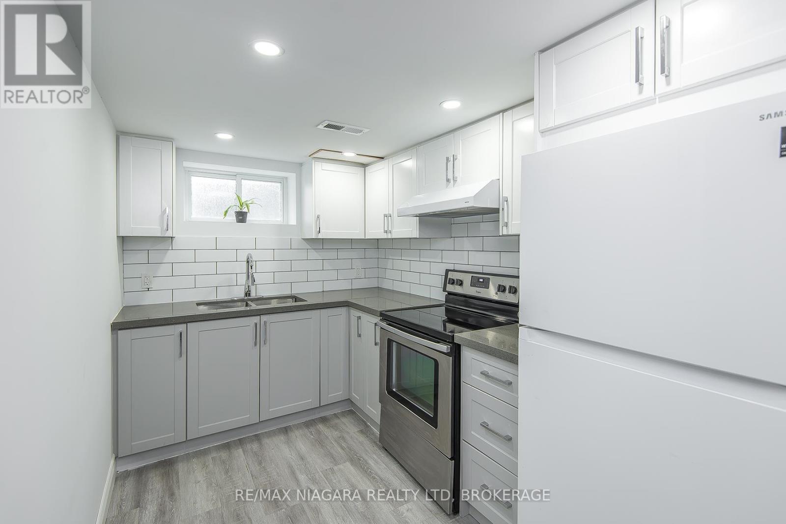 Photo 30 of 4607 Nelson Crescent, Niagara Falls ON