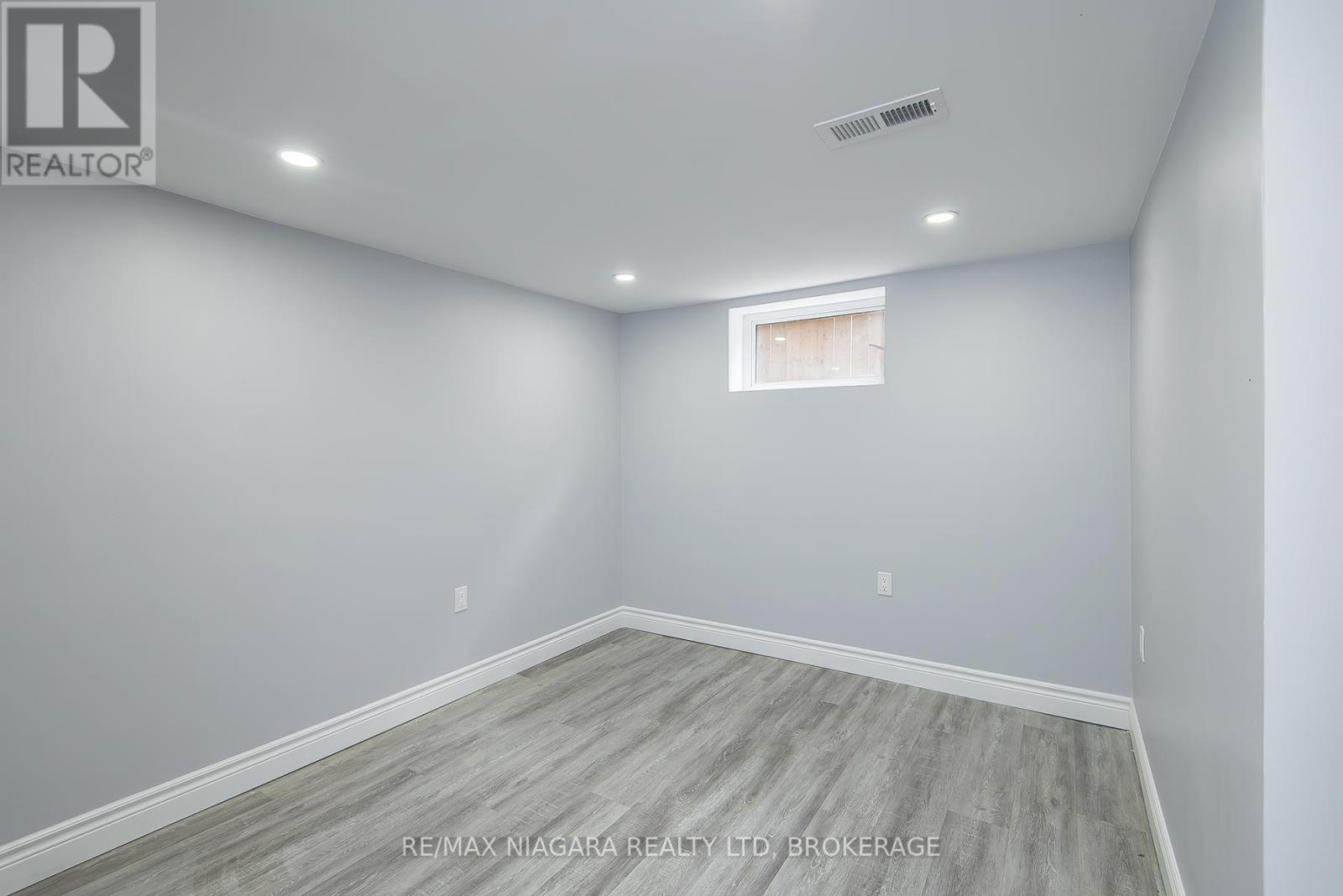 Photo 33 of 4607 Nelson Crescent, Niagara Falls ON