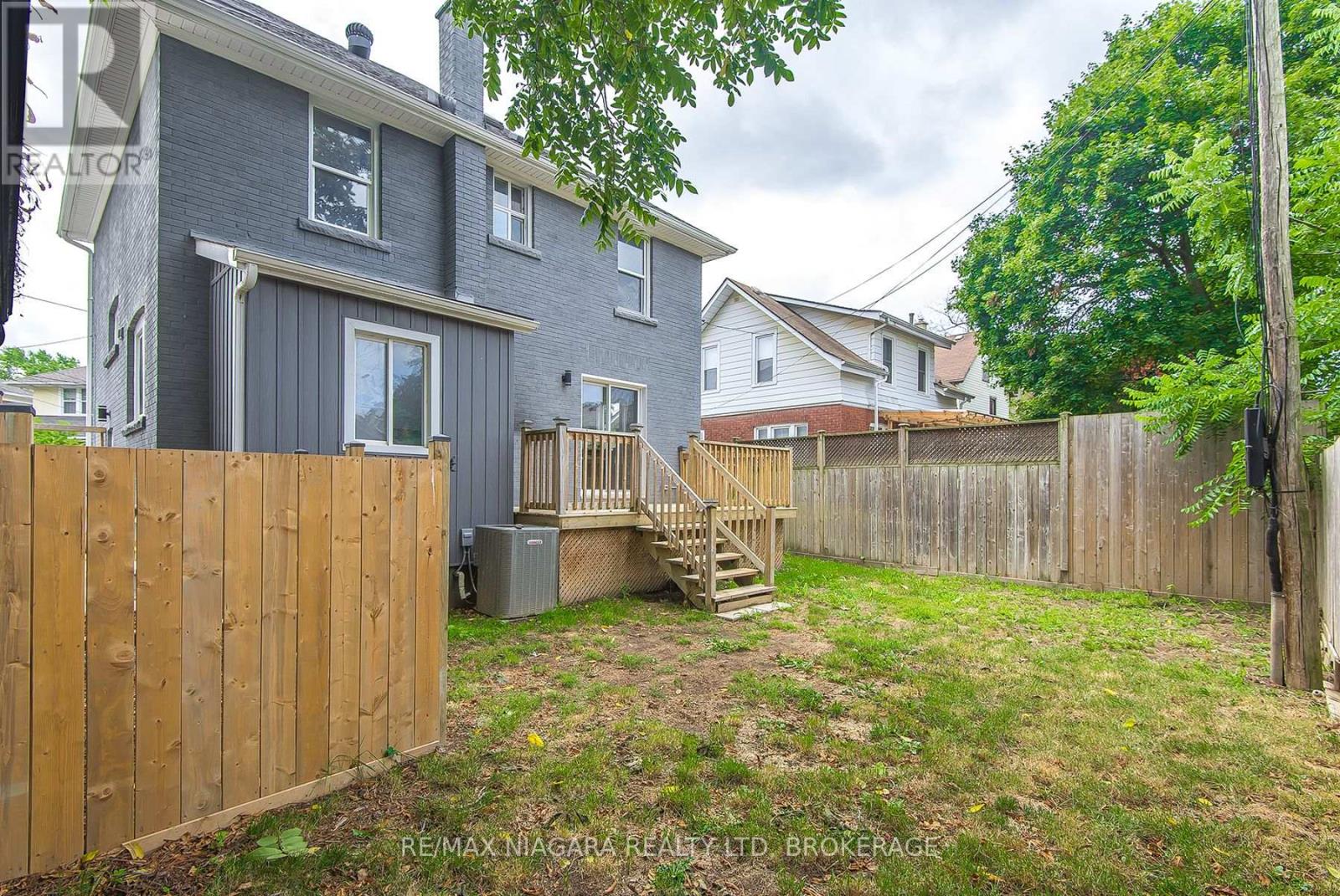 Photo 38 of 4607 Nelson Crescent, Niagara Falls ON