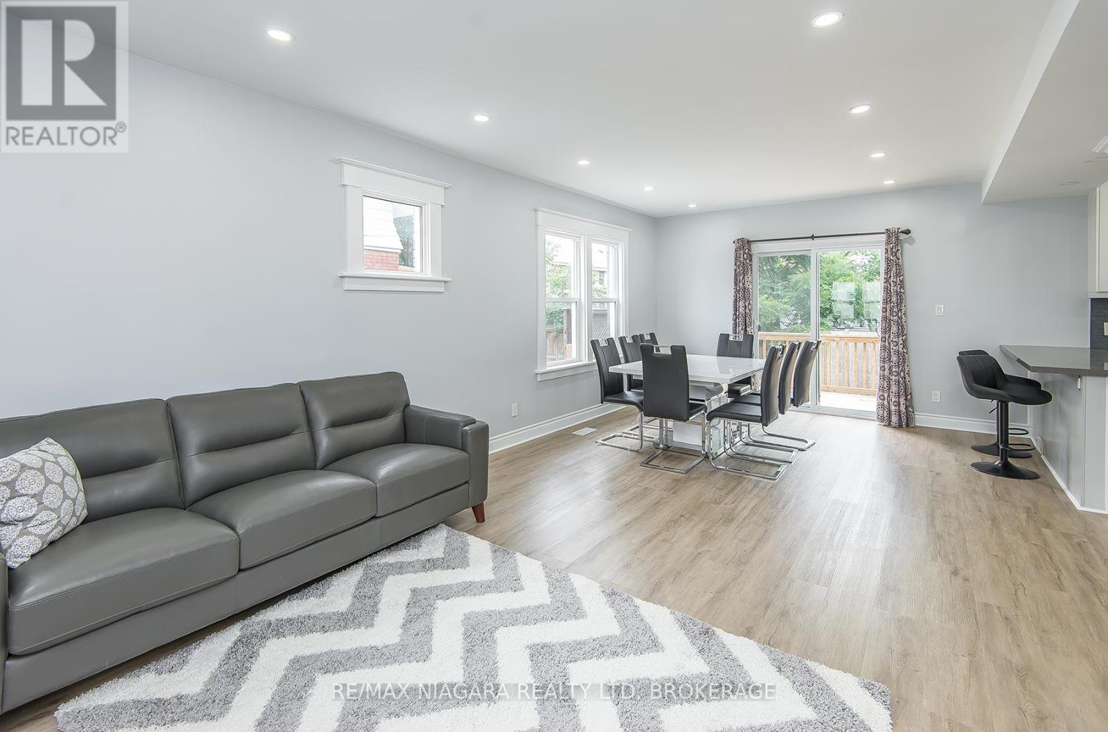Photo 6 of 4607 Nelson Crescent, Niagara Falls ON