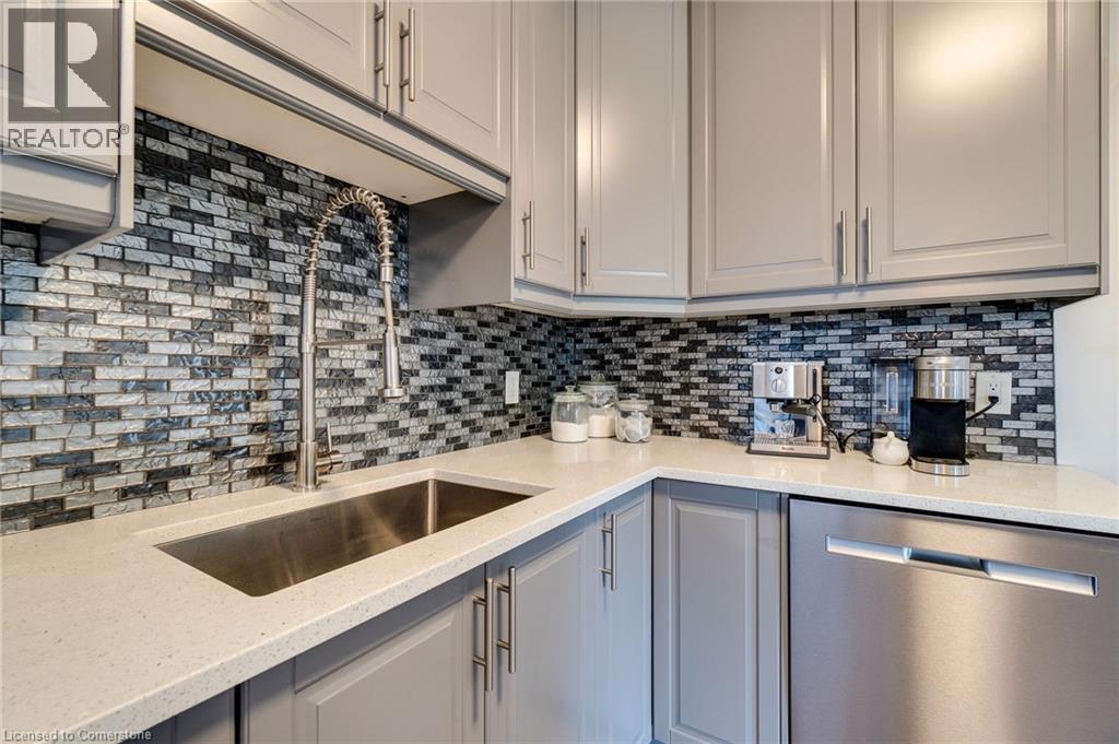 Photo 35 of 17 Ronaldshay Avenue, Hamilton ON