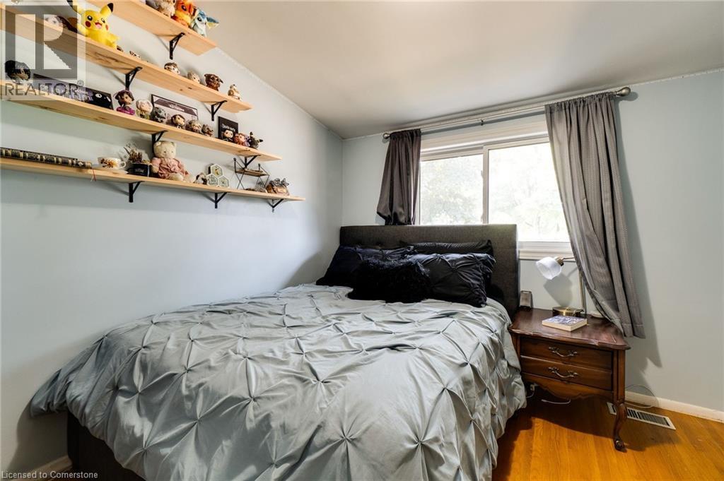 Photo 25 of 17 Ronaldshay Avenue, Hamilton ON