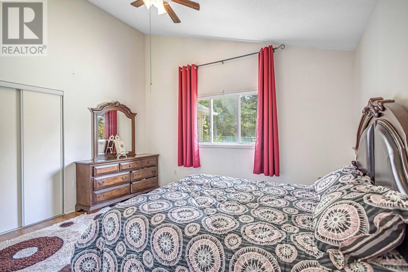 Photo 20 of 375 Silverbirch Boulevard, Hamilton ON