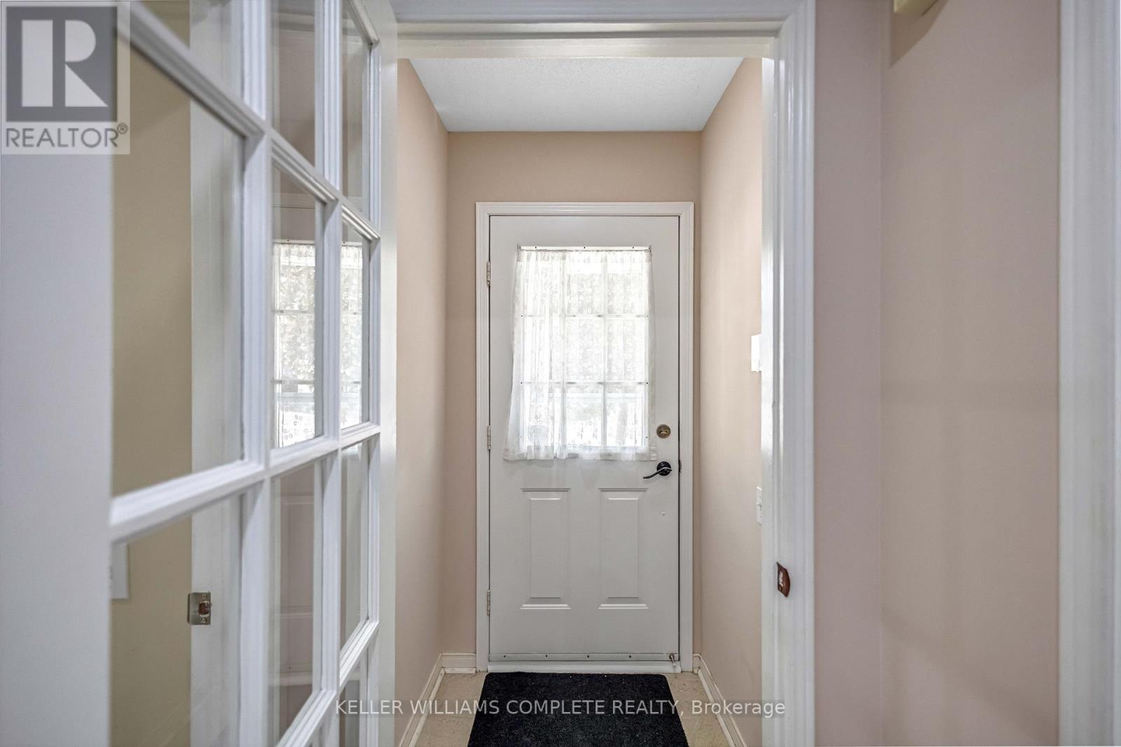 Photo 4 of 375 Silverbirch Boulevard, Hamilton ON