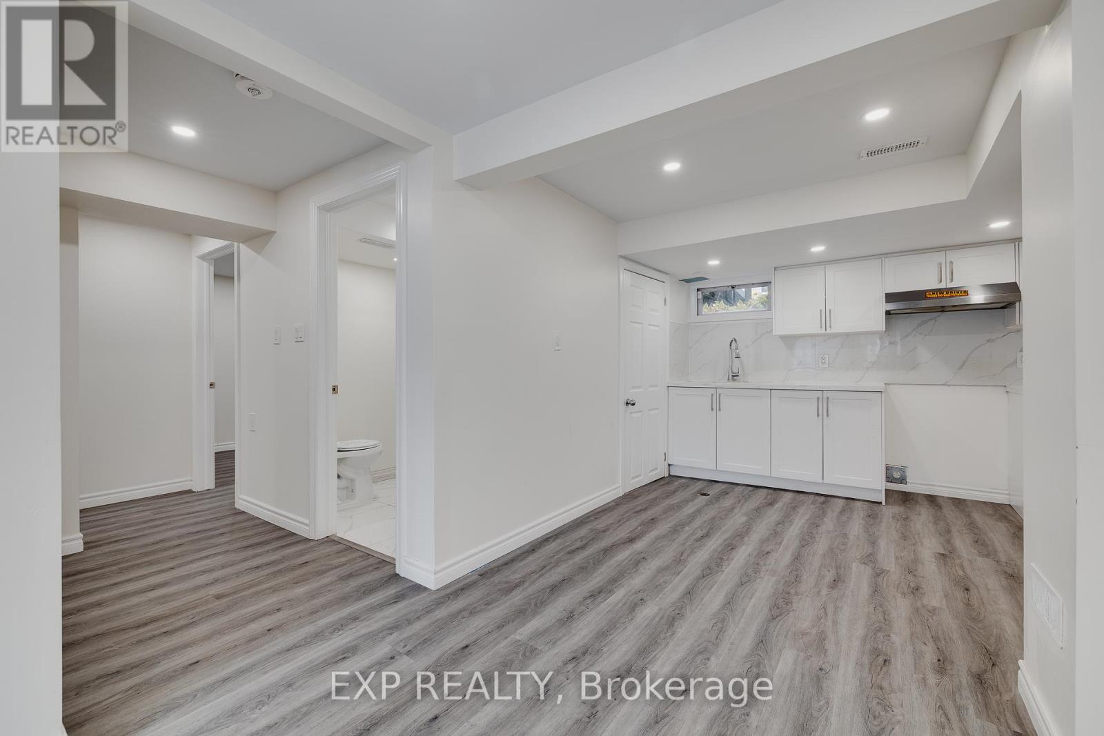 Photo 16 of 595 Pioneer Drive, Kitchener ON