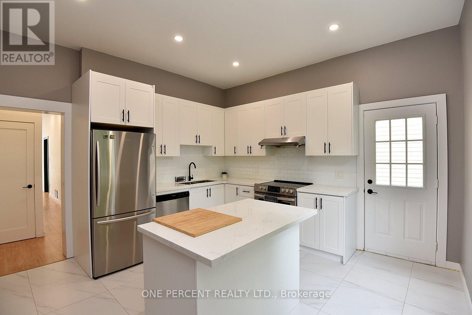 Photo 11 of 273 Robert Street, Hamilton ON