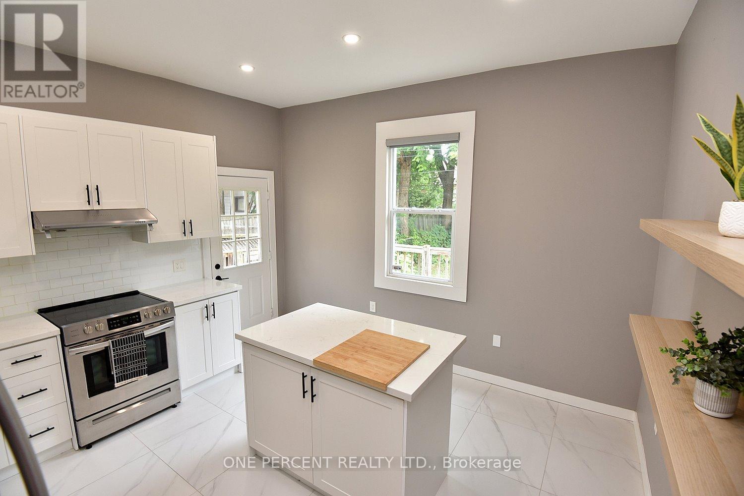 Photo 12 of 273 Robert Street, Hamilton ON
