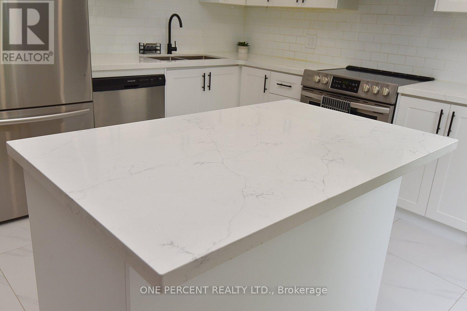 Photo 14 of 273 Robert Street, Hamilton ON