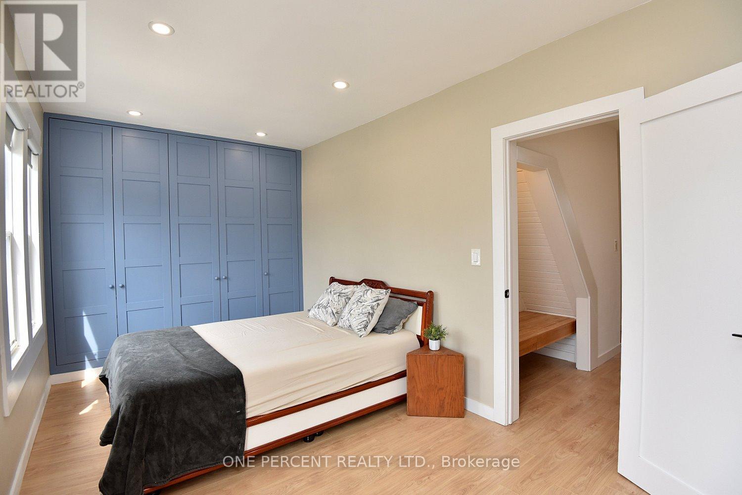 Photo 23 of 273 Robert Street, Hamilton ON