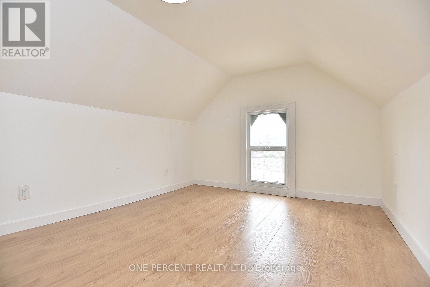 Photo 31 of 273 Robert Street, Hamilton ON