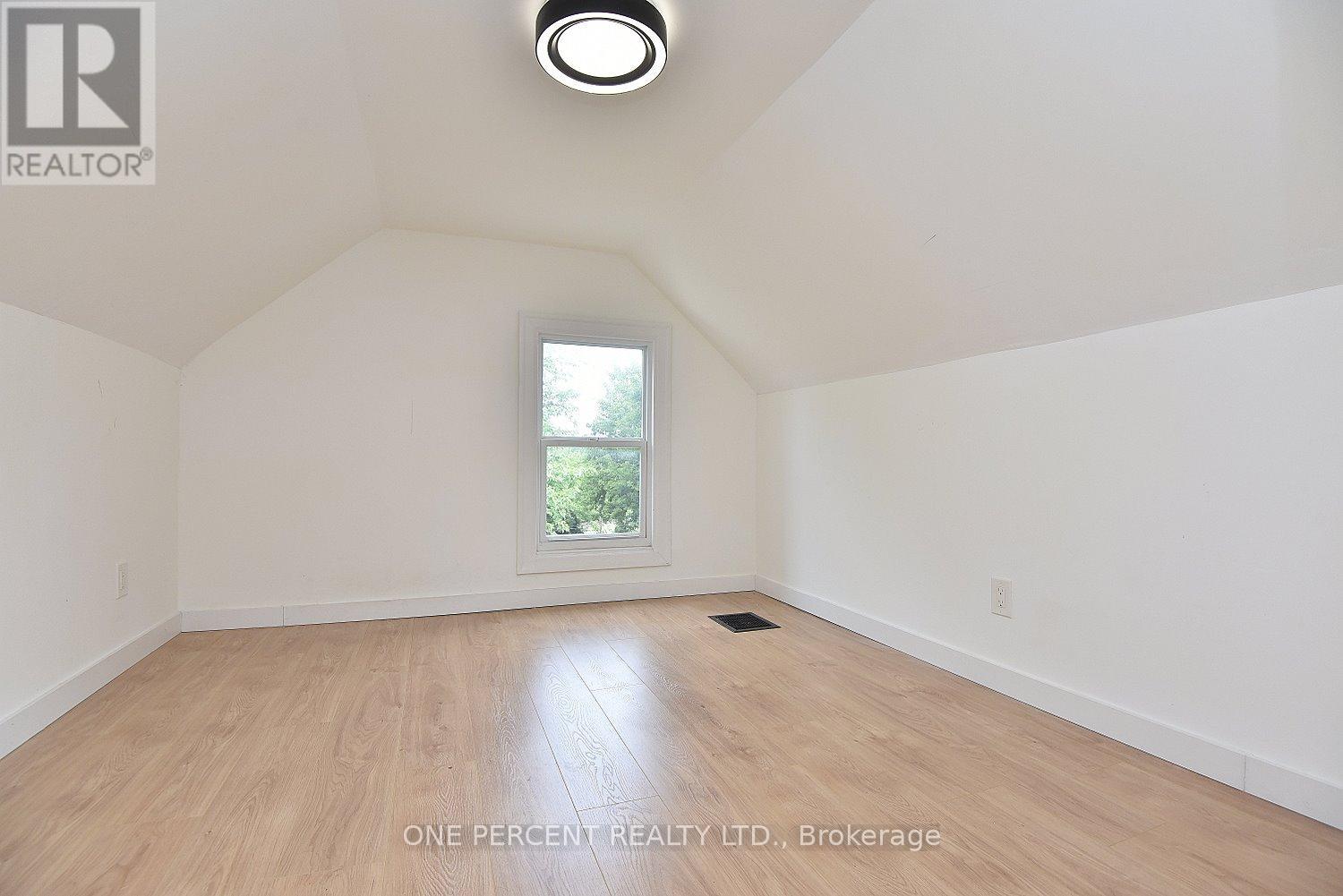 Photo 34 of 273 Robert Street, Hamilton ON