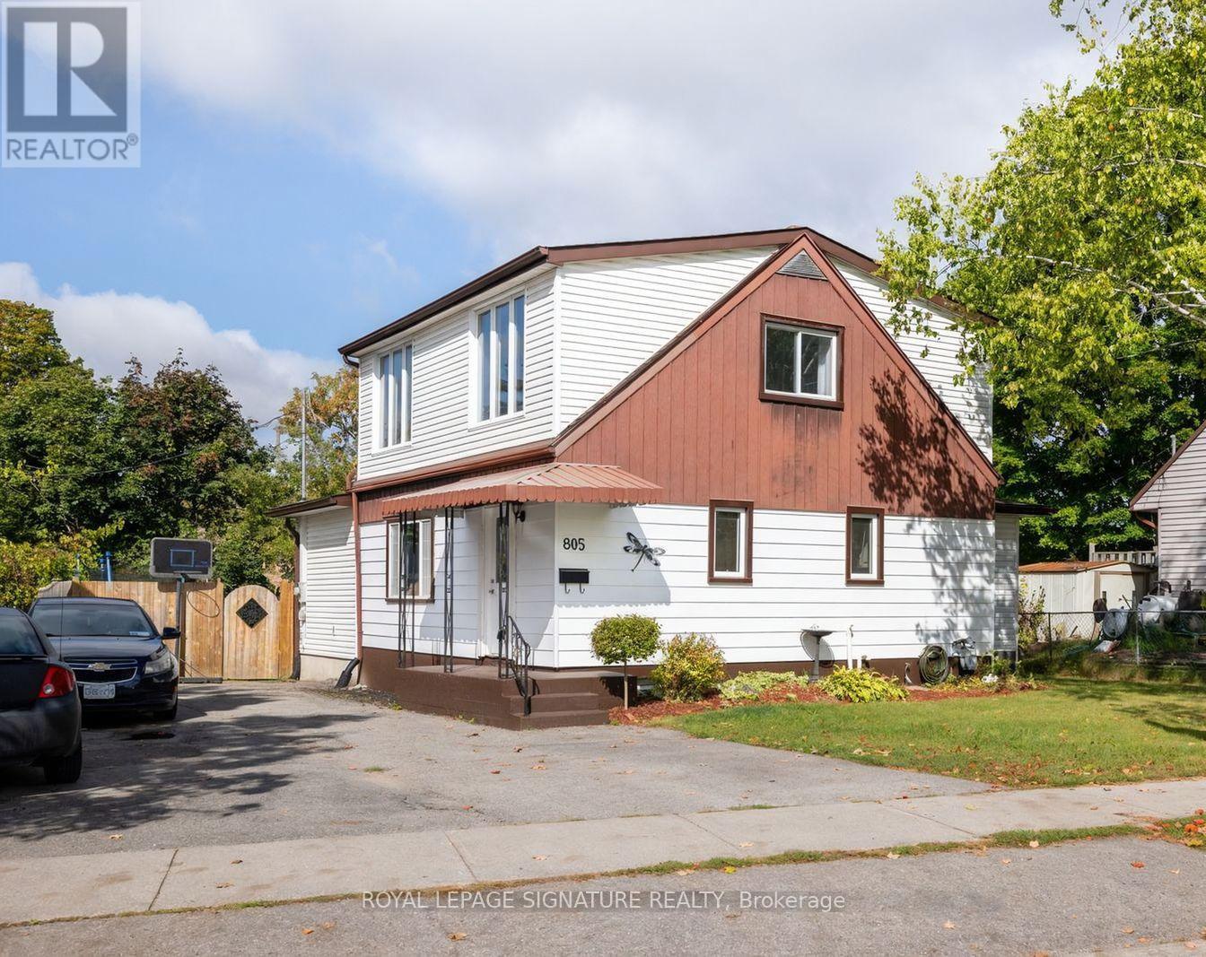 Photo 2 of 805 Morphet Avenue, Peterborough South ON