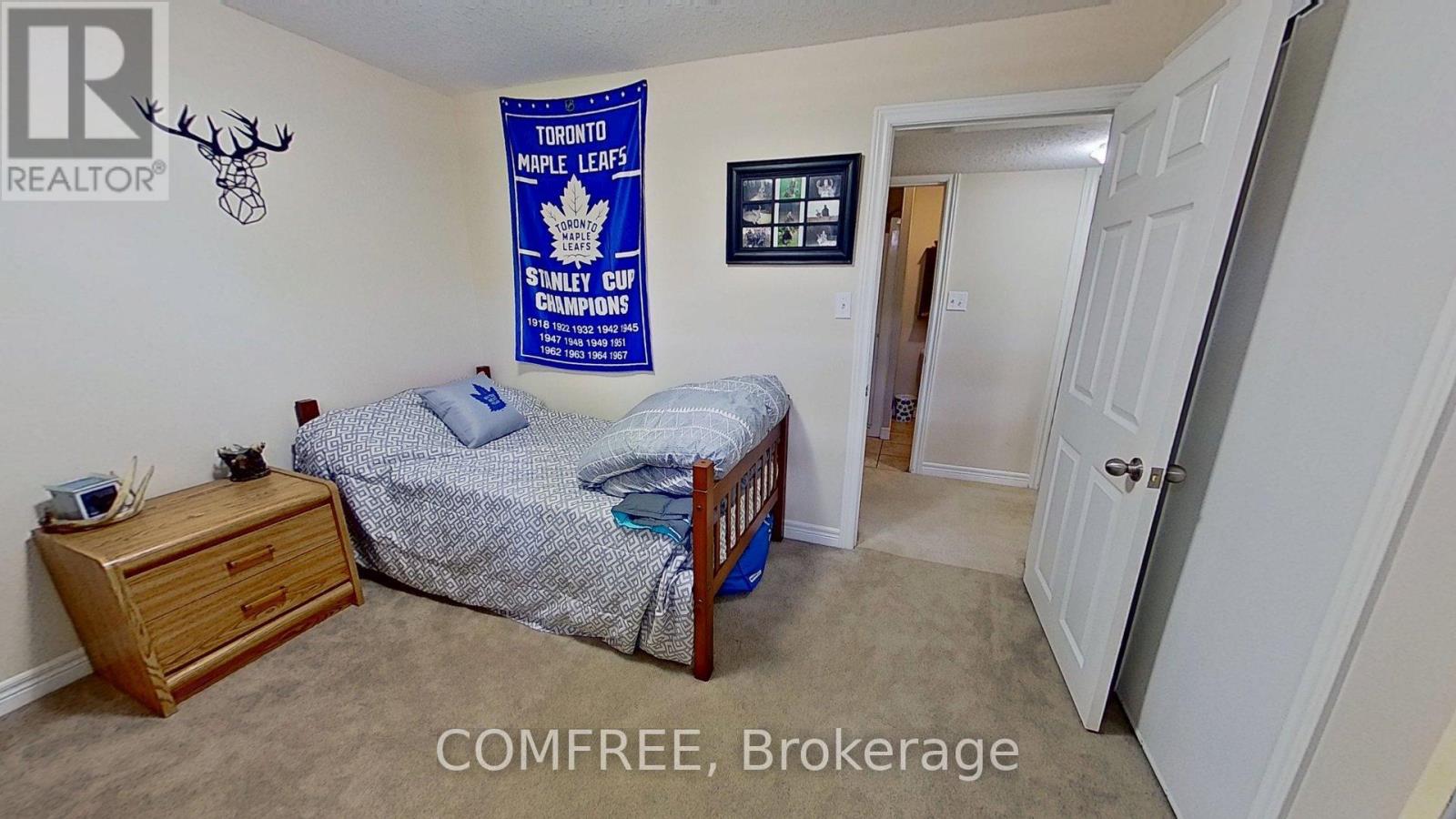 Photo 27 of 4012 Edward Street, Petrolia ON