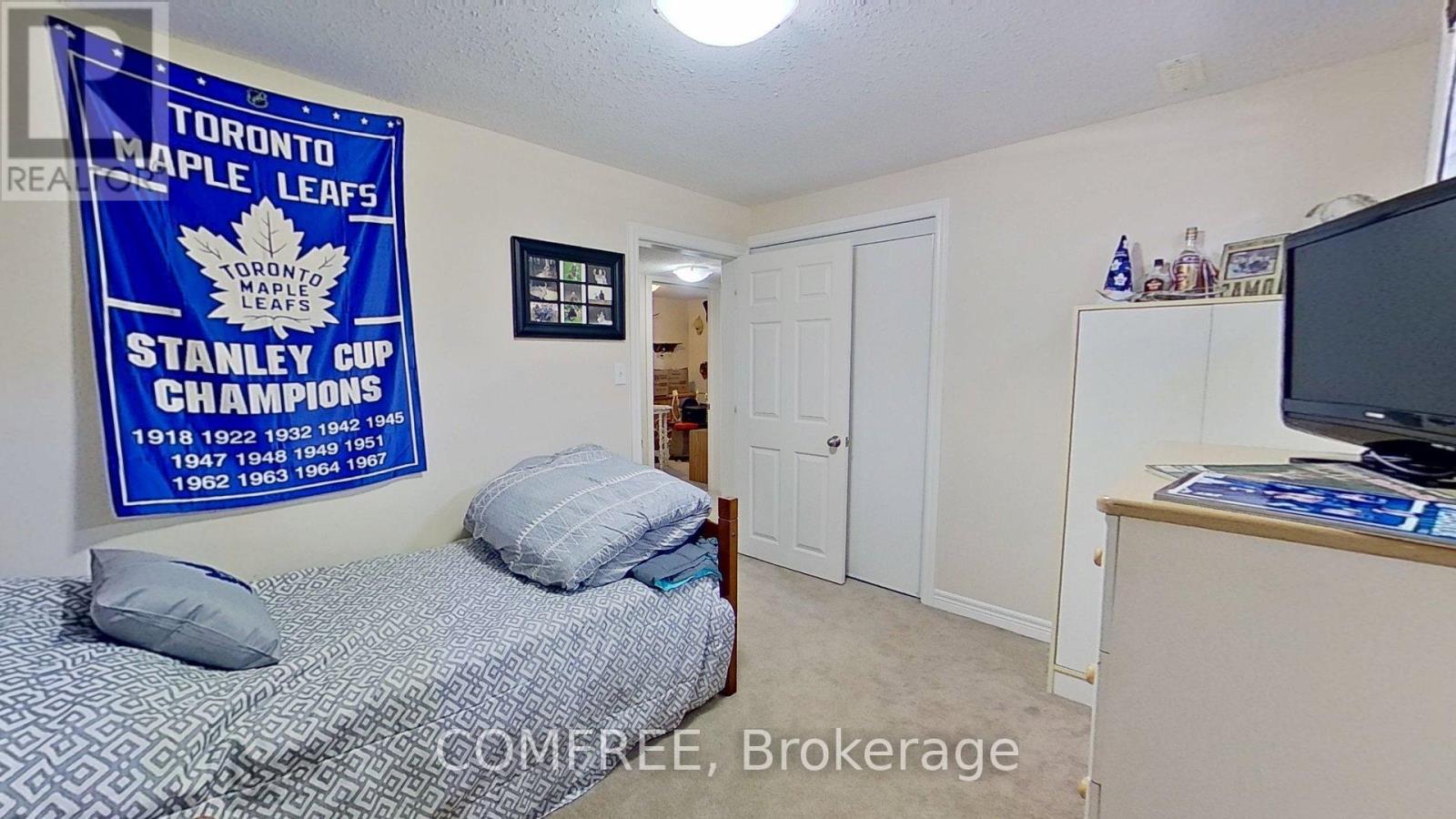 Photo 28 of 4012 Edward Street, Petrolia ON